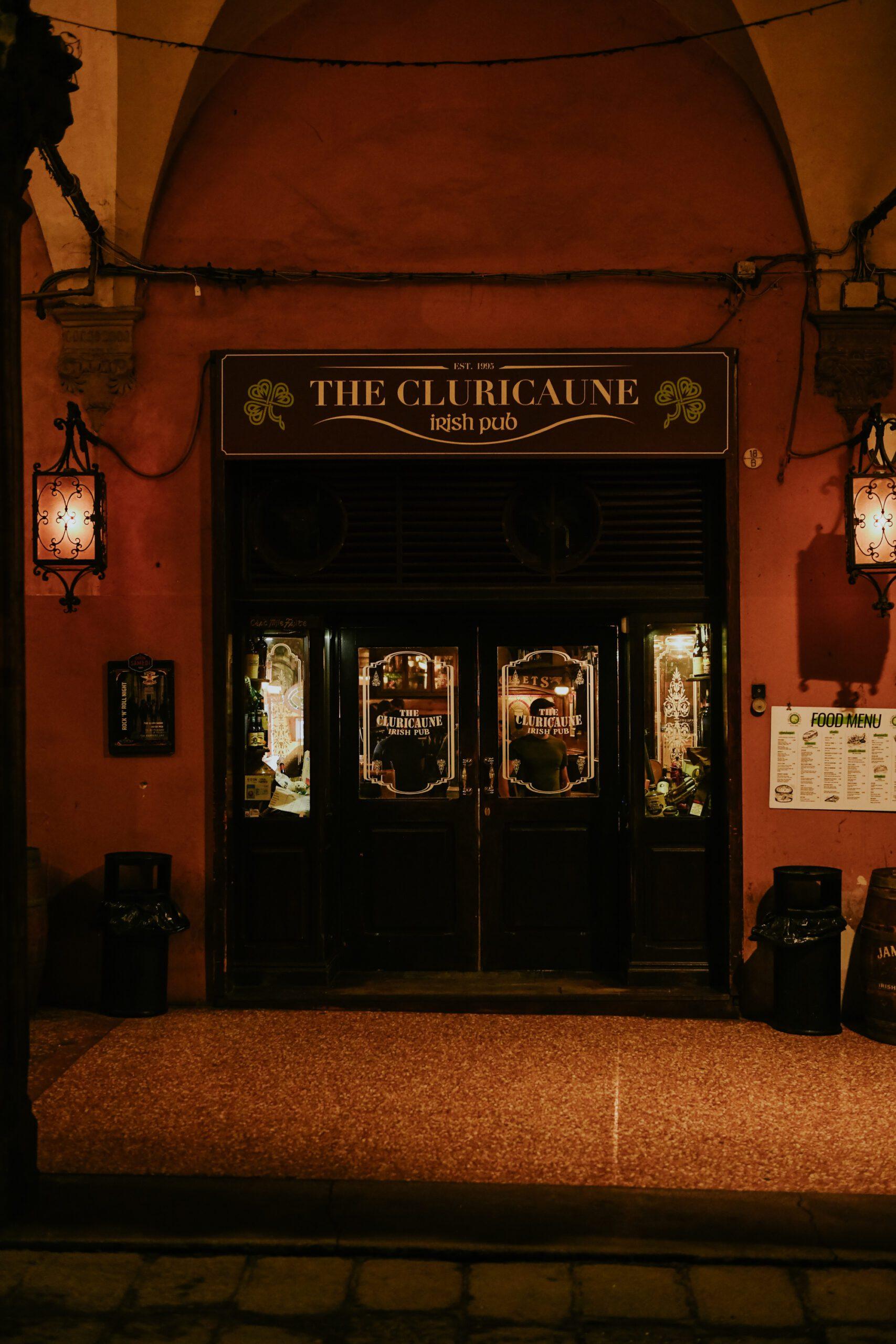 Esterni Irish pub a Bologna, vicino Università